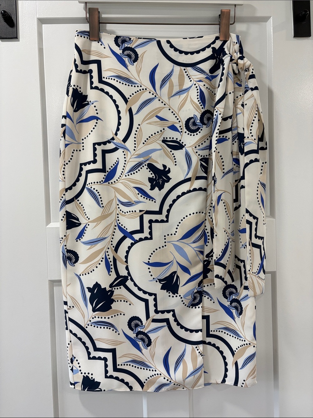 Ann Taylor Ivory White Tan & Blue Floral Print Wrap Sarong Pencil Skirt Size 2